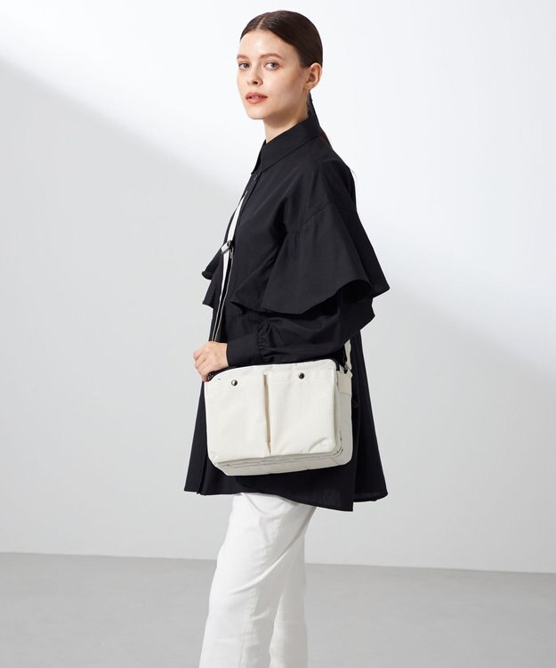 Y'SACCS 【ムック本掲載】クリンクルナイロン　ダブルポケットショルダー ホワイト