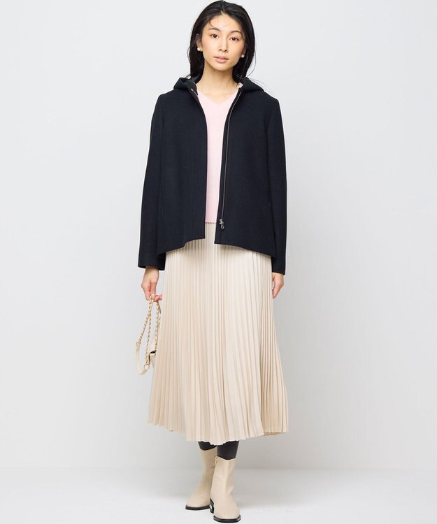 組曲 レザーライクサテン プリーツスカート アイボリー系