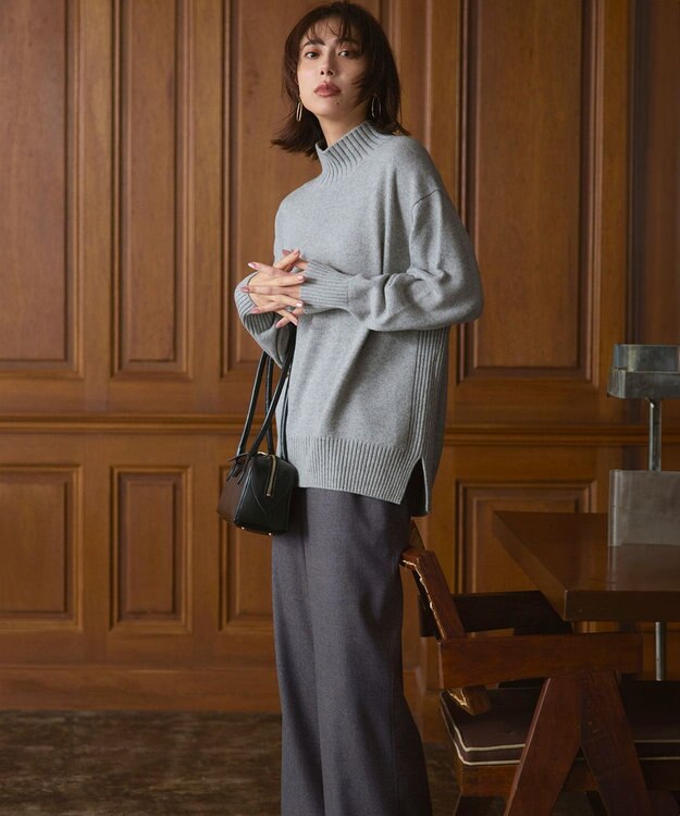 23区 オーバルトップ イヤリング ゴールド系