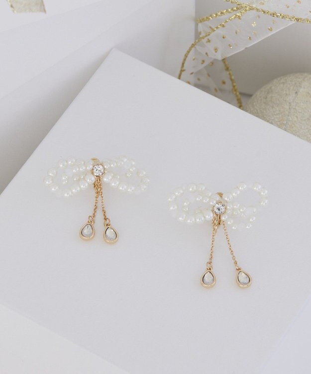 Maison de FLEUR パールリボンビジューイヤリング White