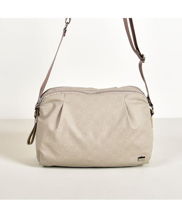 LA BAGAGERIE モノグラムデイリーショルダー アイボリー