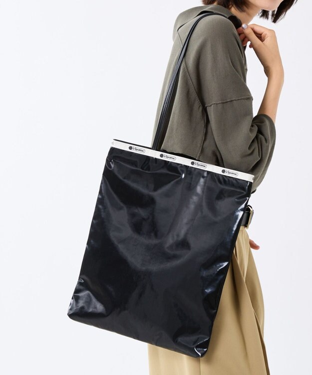 LeSportsac VERTICAL CITY TOTE/アップタウンブラックシャイン/ブラック2 アップタウンブラックシャイン/ブラック2