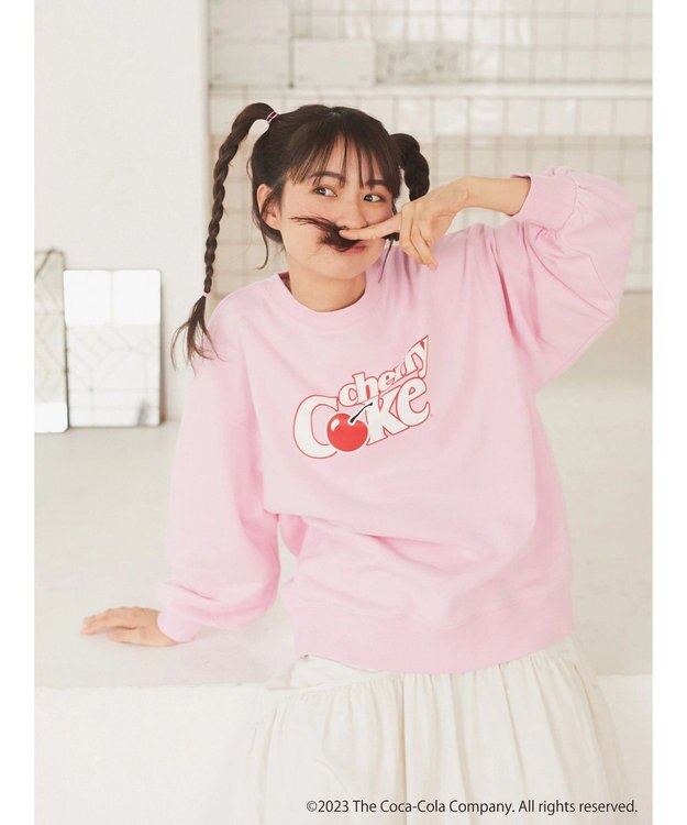 earth music&ecology 別注Ｃｈｅｒｒｙ　Ｃｏｋｅ「R」スウェット Light Pink