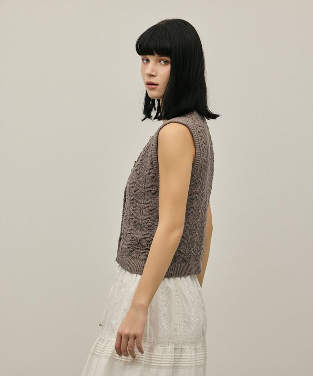 GRACE CONTINENTAL クロシェライクニットジレ グレー
