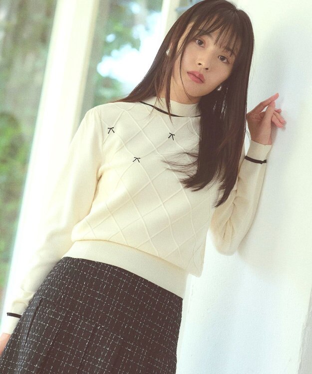 Feroux リボン刺繍ダイア柄 ニット ホワイト系