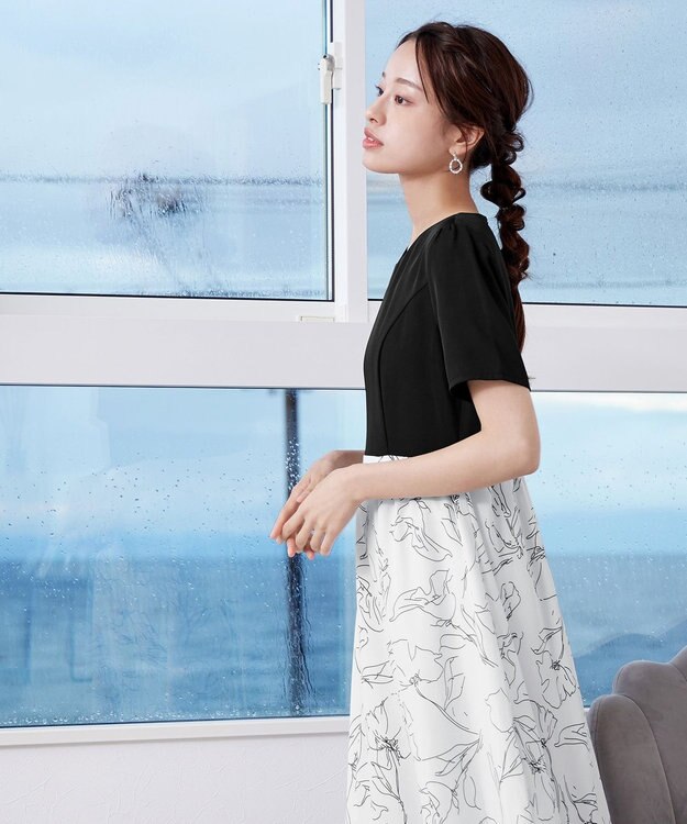 Tiaclasse 【小倉優子さん着用・新色追加・洗える】モノトーンフラワープリントワンピース ブラック×オフホワイト