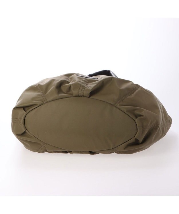 Y'SACCS リサイクルナイロン　ふんわりトート　Mサイズ カーキ