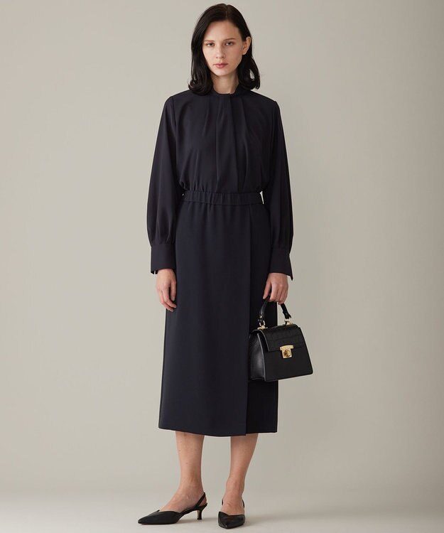 自由区 【洗える】ライトサテン ブラウス ネイビー系