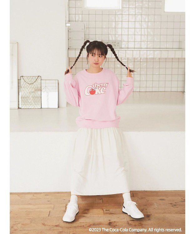 earth music&ecology 別注Ｃｈｅｒｒｙ　Ｃｏｋｅ「R」スウェット Light Pink