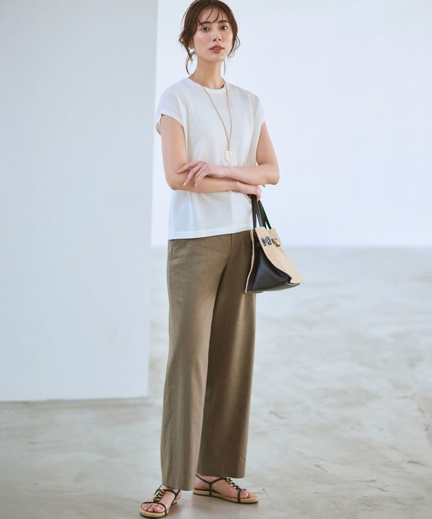 23区 シャイニーシアー ノースリーブ ニット ホワイト系