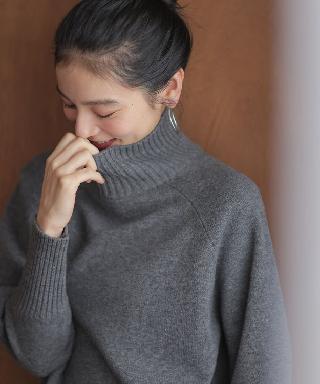 組曲 S ウールカシミヤミックス ロールネックニット チャコールグレー系