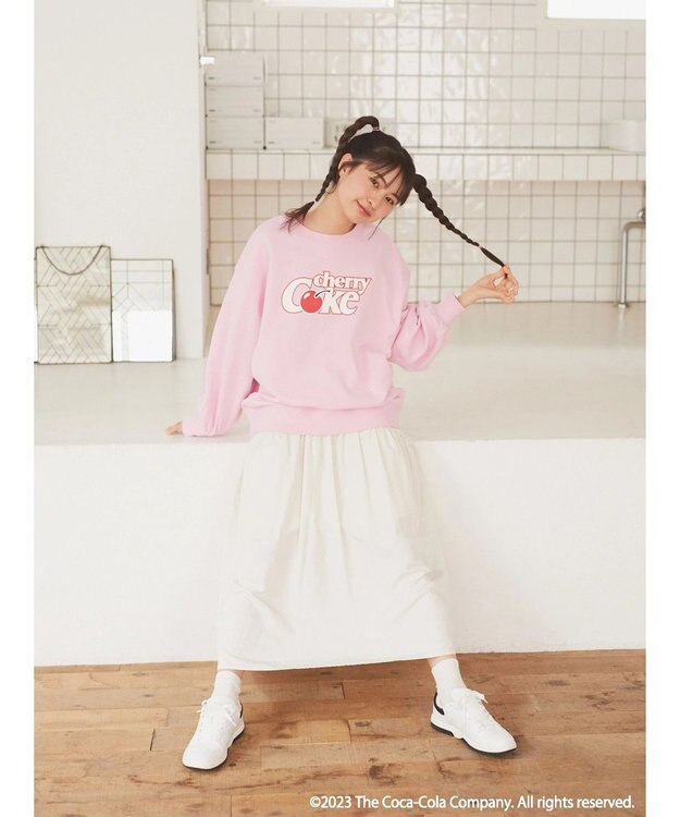 earth music&ecology 別注Ｃｈｅｒｒｙ　Ｃｏｋｅ「R」スウェット Light Pink