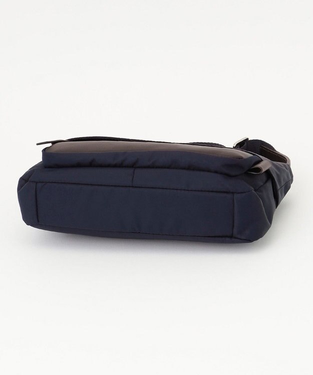 Y'SACCS リサイクルナイロン×カウレザー ラップミニショルダー ネイビー