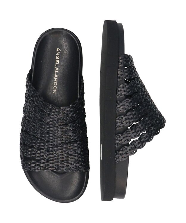 INTER-CHAUSSURES 【ANGEL ALARCON】フットベッドラフィアサンダル ブラック雑材