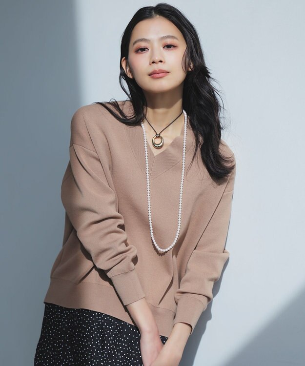 ICB コットンポリエステルスムース Vネックニット アプリコットベージュ