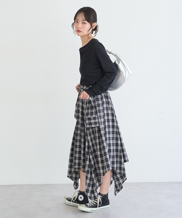 earth music&ecology 【前後2WAY】ツイストカットアウトプルオーバー Black