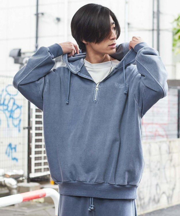 WEGO ピグメントハーフZIPロゴプルパーカー ブルー