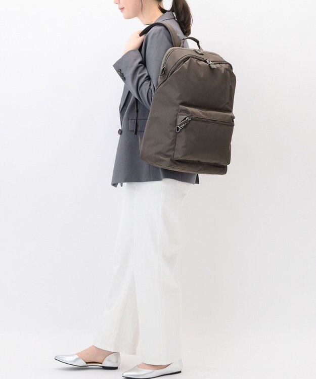 ACE BAGS & LUGGAGE W&.Day/Night ポッケス ハグリュック B4サイズ 15.6インチPC収納 20213 ダブルアンドデイナイト アッシュブラウン