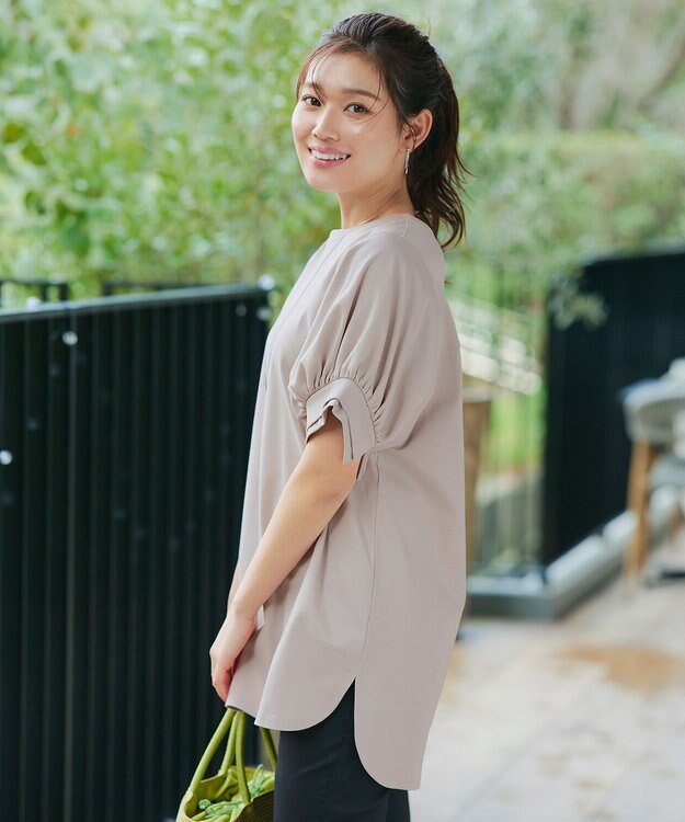 Tiaclasse 【UVケア・接触冷感】“あまラク” ボリュームパフスリーブカットソーチュニック グレージュ