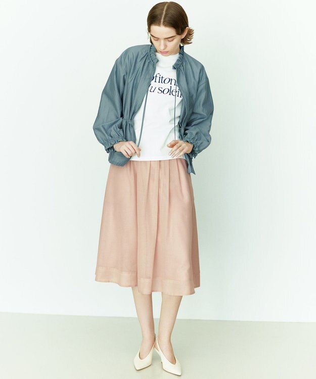 組曲 L ブルーデイジーロゴプリント Tシャツ オフ×ネイビー系