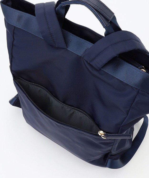 LA BAGAGERIE チャーム付き　ナイロンリュック ネイビー