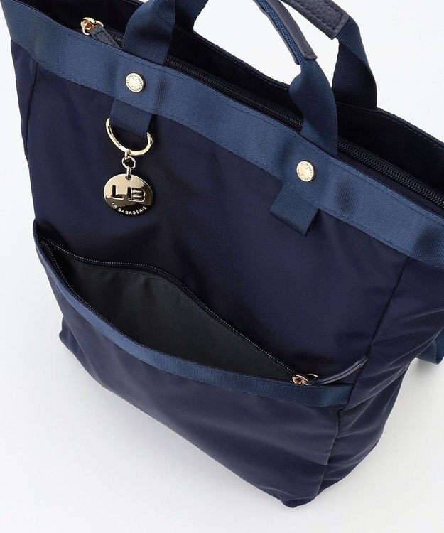 LA BAGAGERIE チャーム付き　ナイロンリュック ネイビー