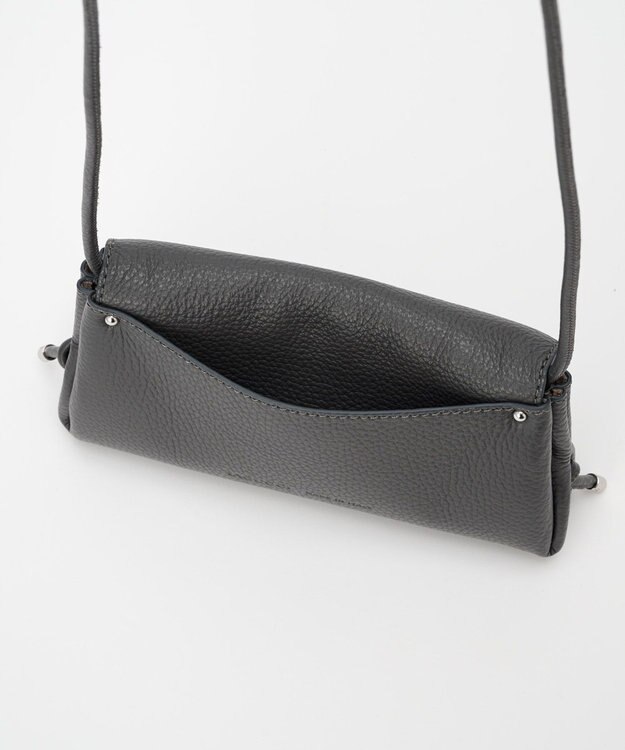 IACUCCI ≪予約≫アバ ウォレットショルダー CERVO チャコールグレー