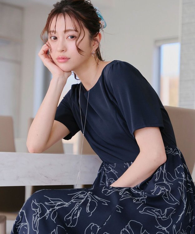 Tiaclasse 【小倉優子さん着用・新色追加・洗える】モノトーンフラワープリントワンピース ネイビー×ネイビー