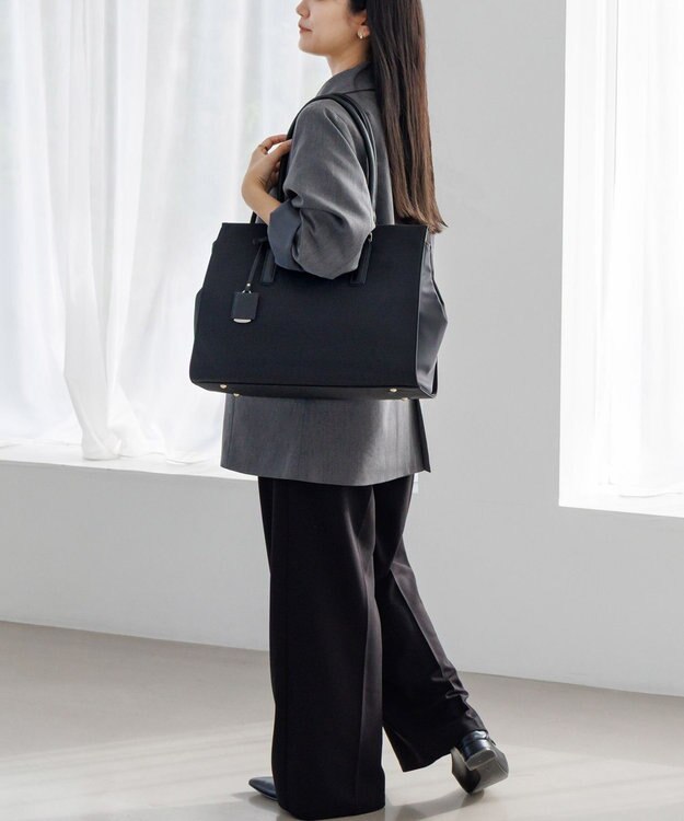 ACE BAGS & LUGGAGE Jewelna Rose OLバッグ・エト エアリィ 横型トートバッグ 16271 ブラック