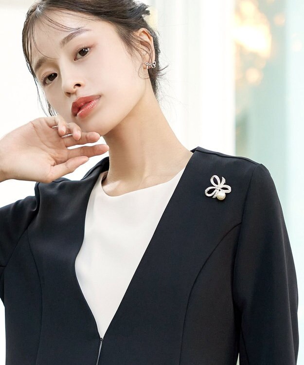 Tiaclasse パール＆クローバーリボンブローチ シルバー