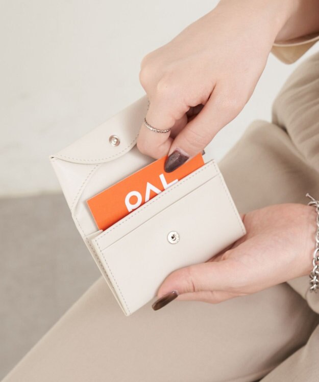 russet レザー名刺ケース(SO-439) Ivory