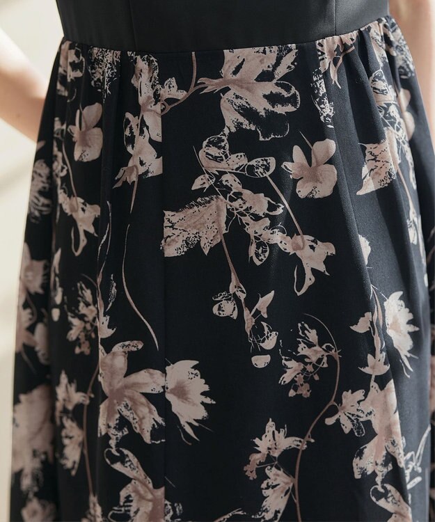 Tiaclasse 【小倉優子さん着用・新色追加・洗える】モノトーンフラワープリントワンピース ブラック×モカ