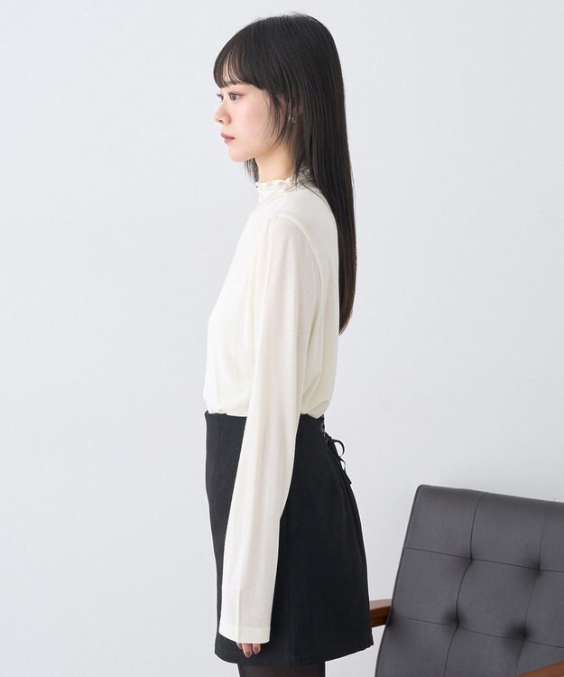 earth music&ecology 【吸湿発熱】あったかフェミニンインナー(シアーハイネック) Off White