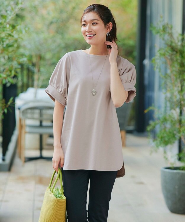 Tiaclasse 【UVケア・接触冷感】“あまラク” ボリュームパフスリーブカットソーチュニック グレージュ