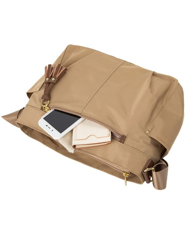 ACE BAGS & LUGGAGE kanana project collection タッセル-e ショルダーバッグ 横 68872 ベージュ