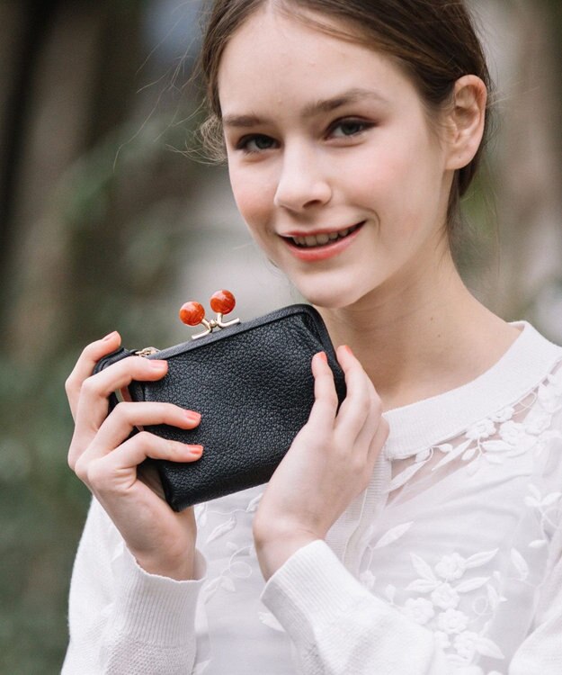 テレビ ドラマ着用アイテム】perche アクリル玉がま口2つ折り財布