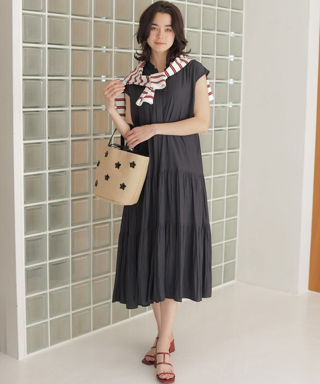 組曲 L 【WEB限定】ギャザーライトデシン ティアードワンピース ネイビー系