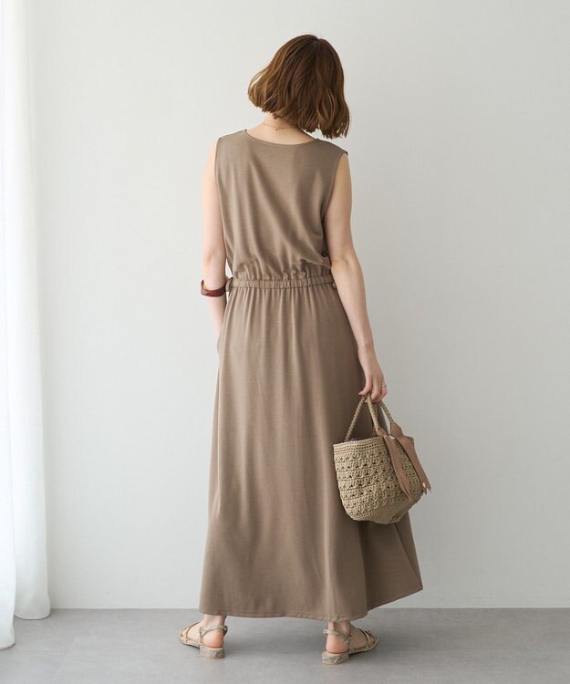 YECCA VECCA 【接触冷感】カットノースリーブワンピース Dark Beige