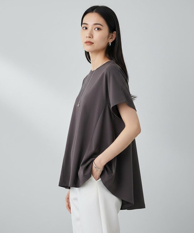 UNFILO 【一部店舗限定カラー】BEAUTY FORM-T フレアTシャツ チャコール