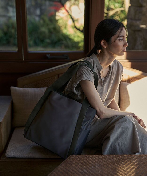 LAQUOH ミニマルナイロンクロスボディバッグ グレー Amazon.co.jp: ラクーオ ボディバッグ LAQUOH ユーティリティー