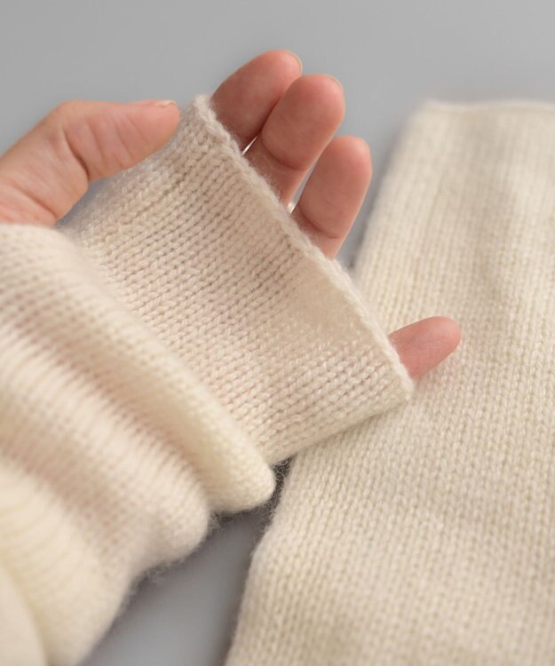 AND WOOL 〈上質な素材と手仕事から生まれた優しいニット〉カシミヤ100%アームウォーマー ホワイト