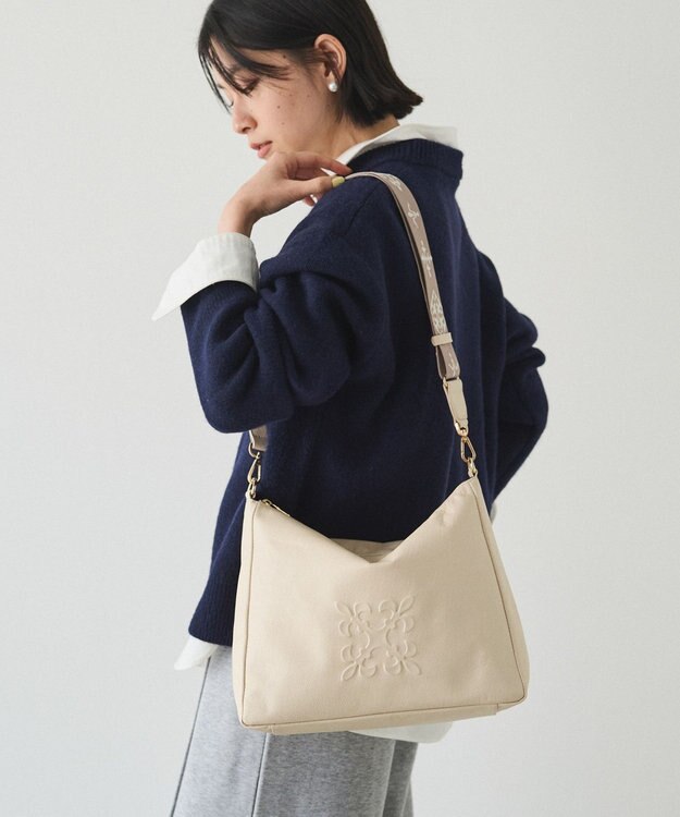 russet エンボスモノグラム2WAYショルダーバッグ(CE-1692) Ivory