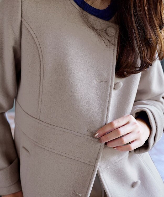 Tiaclasse L 【ウール95%】ノーカラー包みボタンAラインコート グレージュ