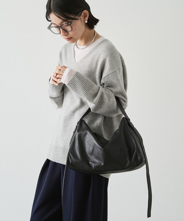 russet トライアングルショルダーバッグ(CE-1675) Black