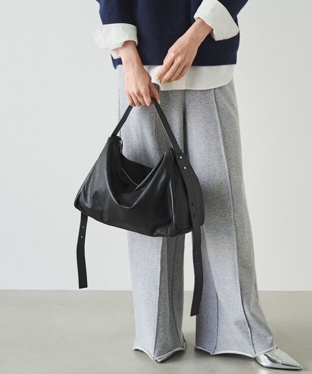 russet トライアングルショルダーバッグ(CE-1675) Black