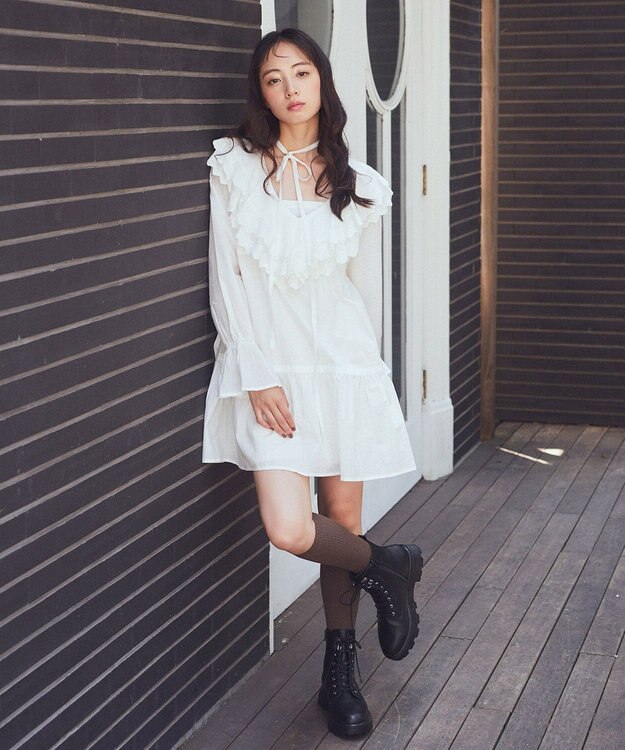 earth music&ecology 【綿100％】サイドリボンラッフルミニワンピース Off White