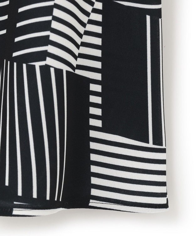 ICB 【WEB限定カラーあり】 Back Satin Amunzen ノースリーブブラウス ブラック系柄