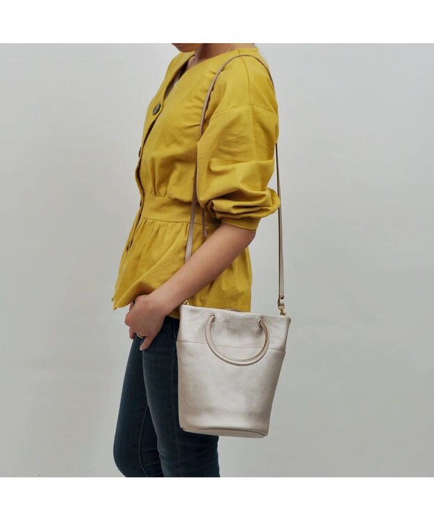 UNBILLION 【テレビ ドラマ着用アイテム】ペルケ perche / 姫路レザー丸手ハンドル2wayバケツバッグ シルバー