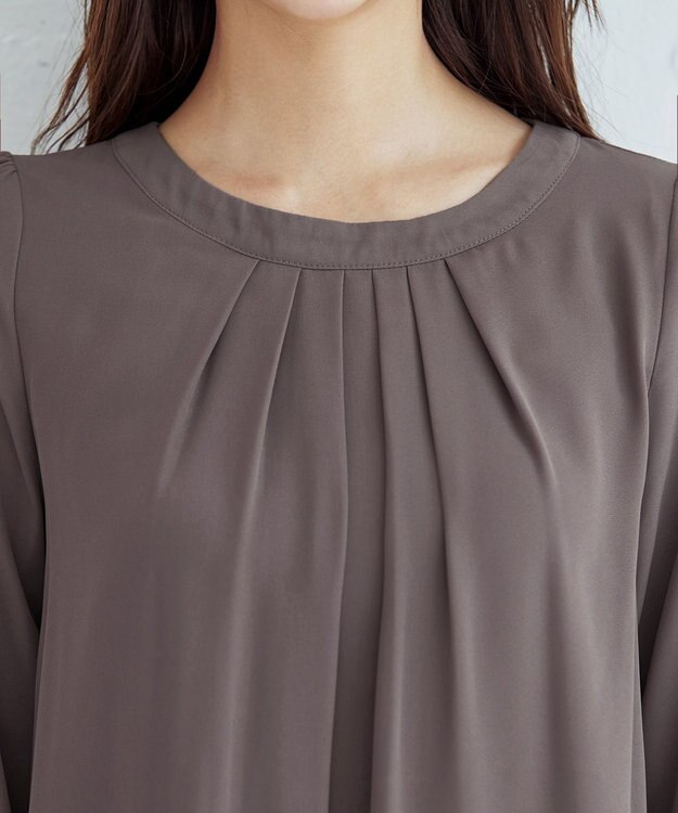 Tiaclasse 【新色追加・洗える】裏起毛ジョーゼット胸元タックチュニックブラウス モカ