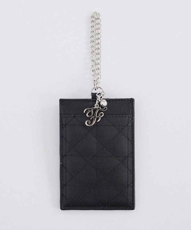 Maison de FLEUR Fチャームキルティングパスケース Black